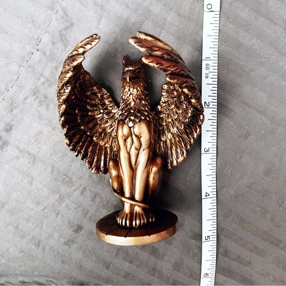 Dumbledore’s Office Griffin Statuette Desk Decor Harry Potter Wizard Hogwarts - Picture 6 of 7